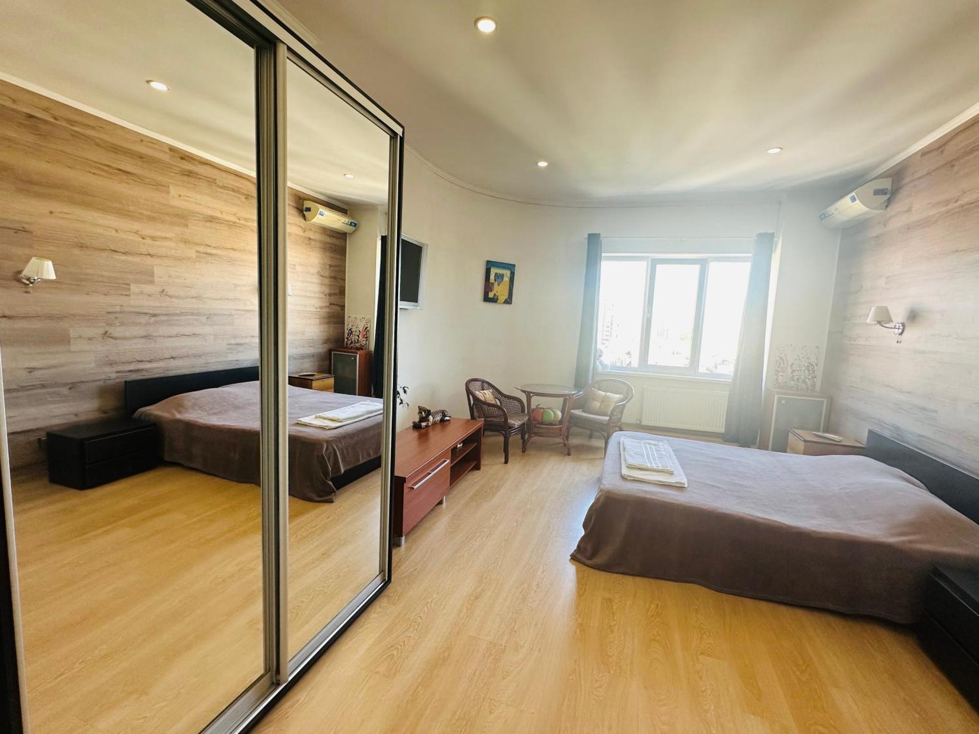 Apartments On Marshala Govorova Odessa Ngoại thất bức ảnh