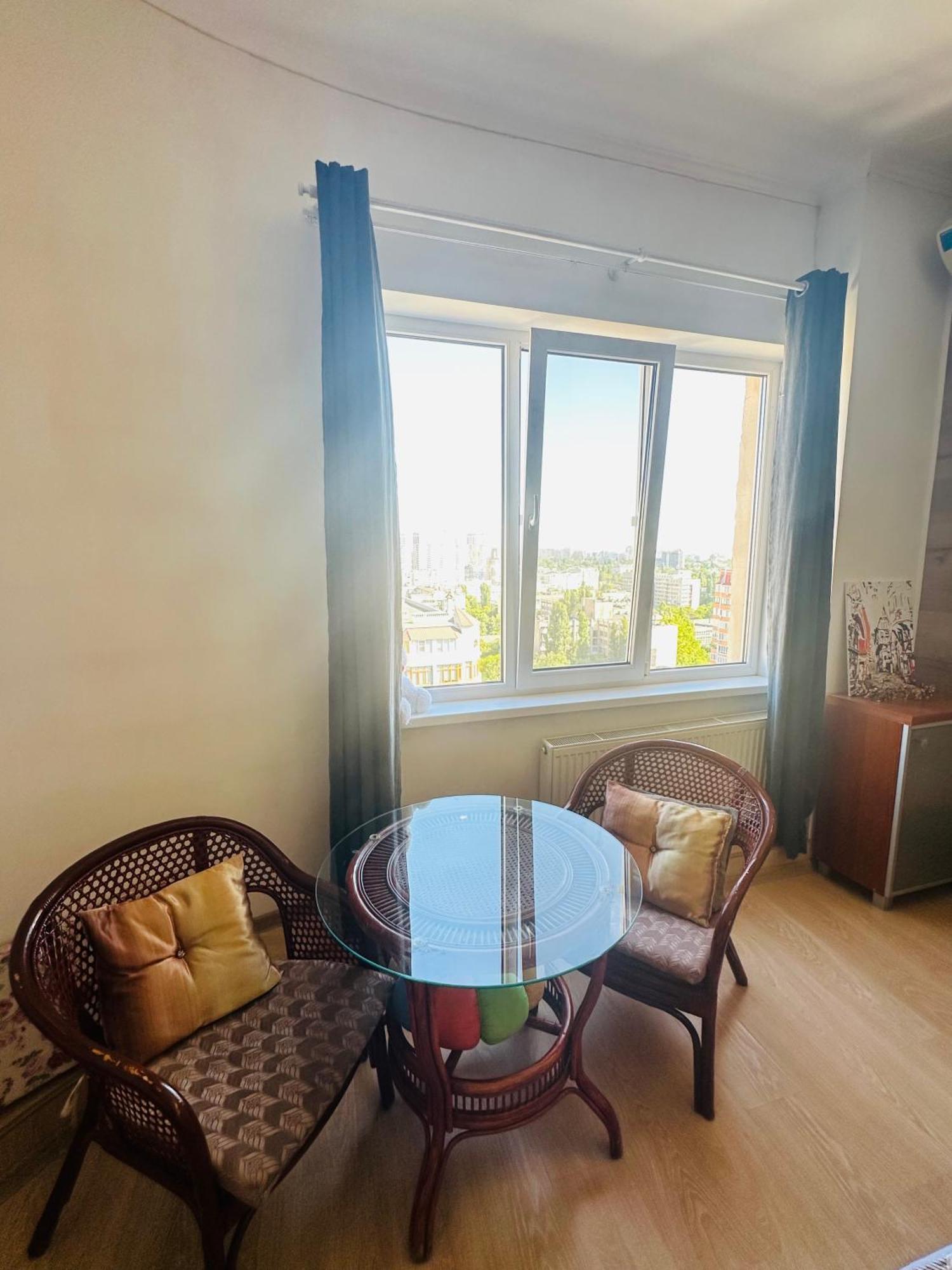Apartments On Marshala Govorova Odessa Ngoại thất bức ảnh