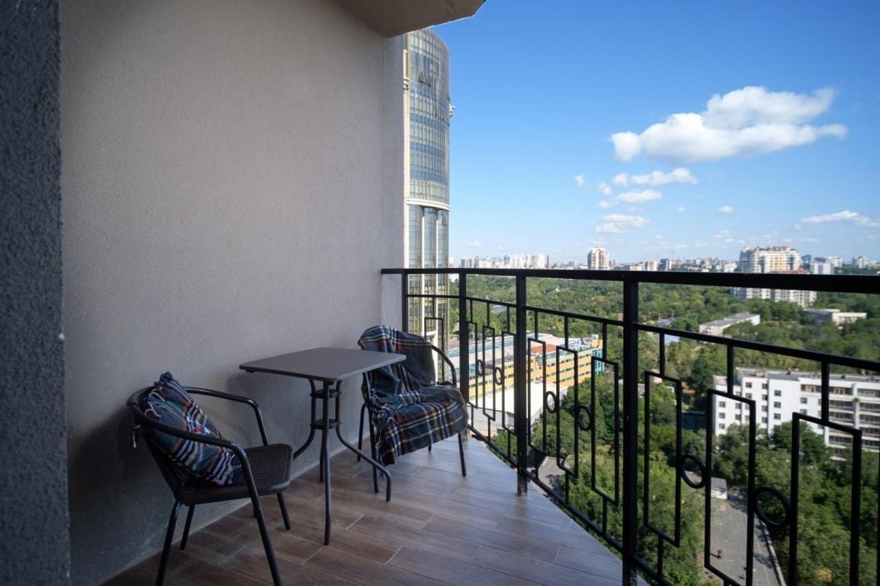 Apartments On Marshala Govorova Odessa Ngoại thất bức ảnh