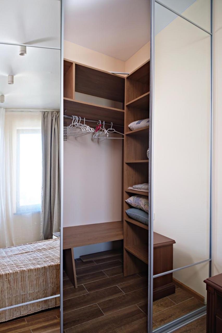 Apartments On Marshala Govorova Odessa Ngoại thất bức ảnh