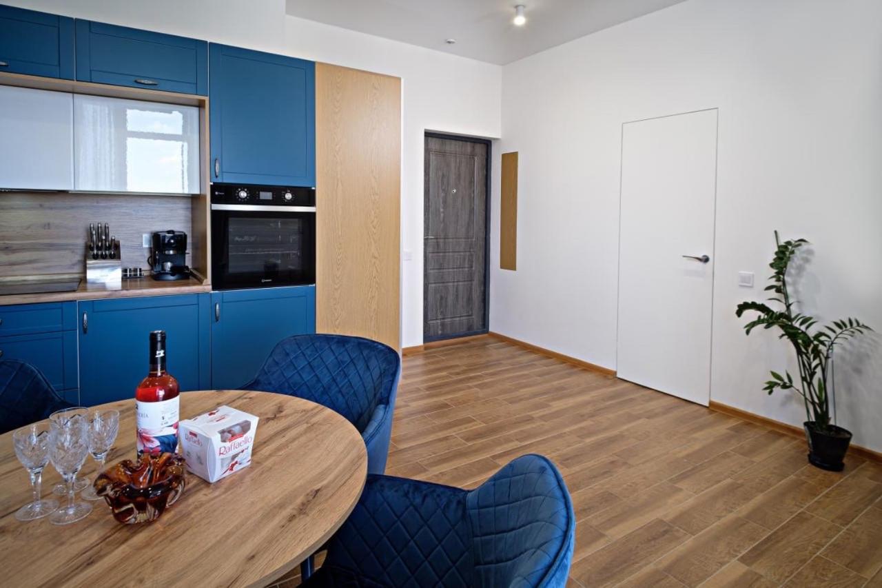 Apartments On Marshala Govorova Odessa Ngoại thất bức ảnh